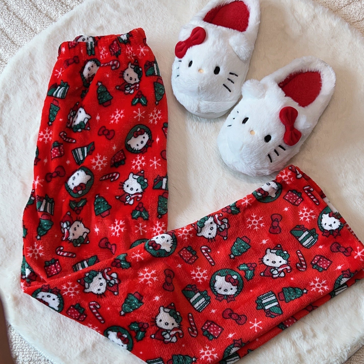 HELLO KITTY PAJAMAS